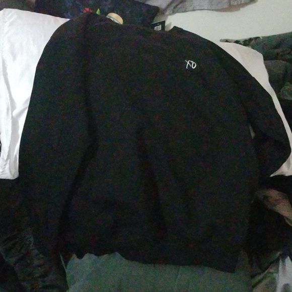 Sweatshirt - Picture 2 of 2